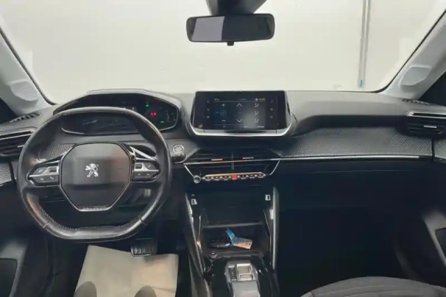 Peugeot 208 electrique 50 kwh 136ch — photo 9