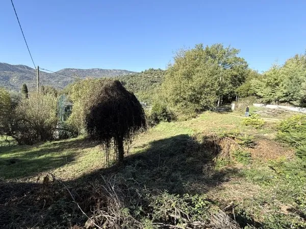 Terrain 1054 m²