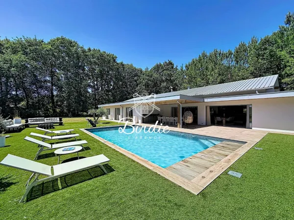 Maison 6 pièces 246 m²