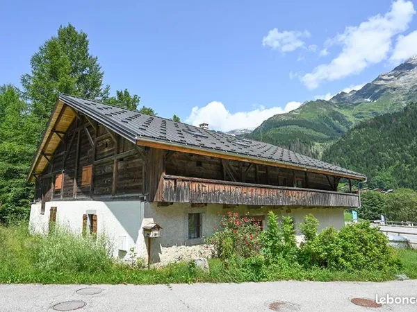 Maison 11 pièces 255 m²