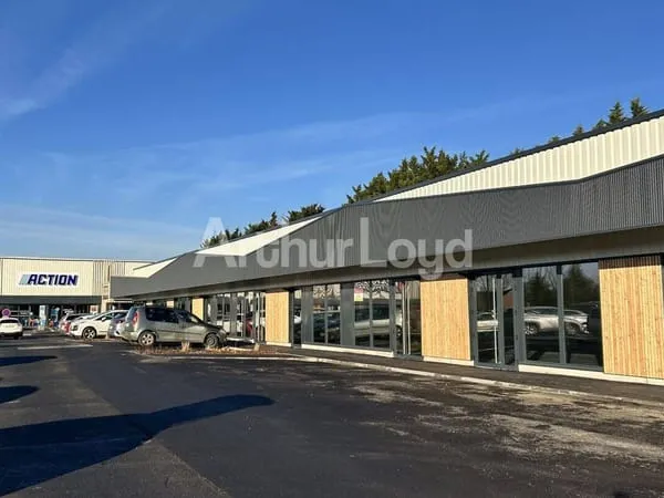 Local commercial 135 m²