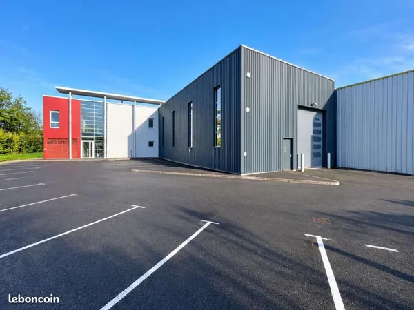 Local d'activité 830 m²