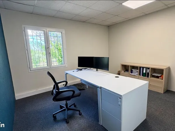 Location bureau individuel 16 m² Proche Luberon et centre Cavaillon