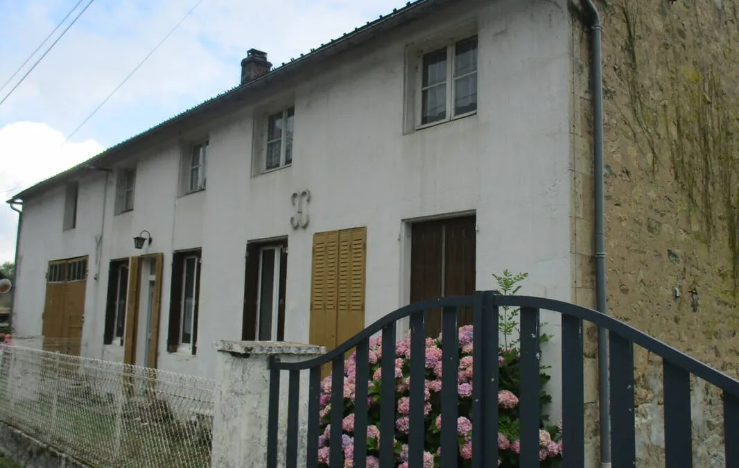 Photo 1