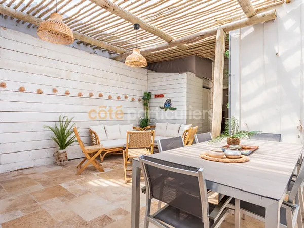 LES SABLES D'OLONNE -- PROPRIÉTÉ 109 M2 -- 50 M DE LA PLAGE