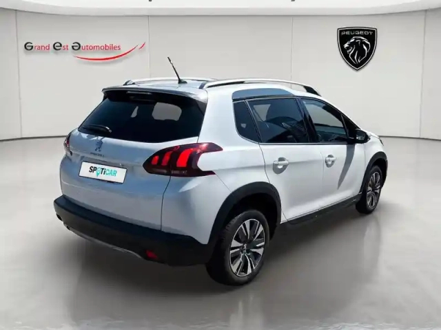 Peugeot 2008 1.2 puretech 110ch e6.c allure s&amp;s eat6 — photo 6
