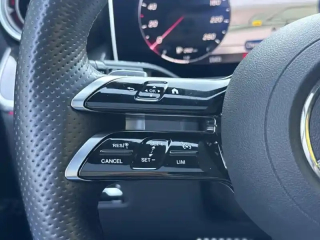 Mercedes Glc 300 e  hybrid eq 4matic am — photo 15