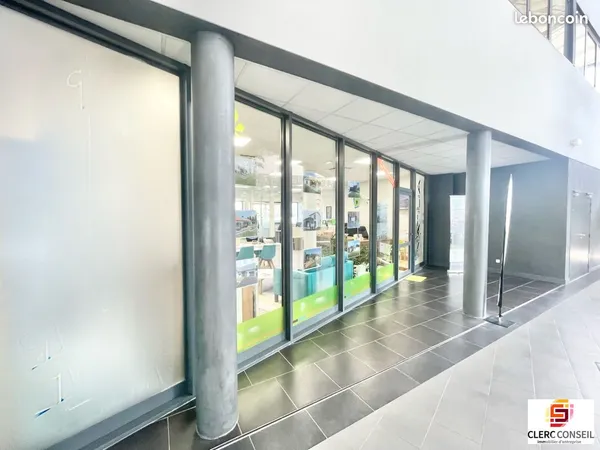 Bureaux 143 m² Isneauville