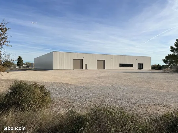 Entrepôt 5000 m² MARIGNANE