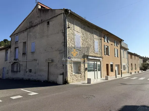 Ensemble immobilier centre ville de Mondragon