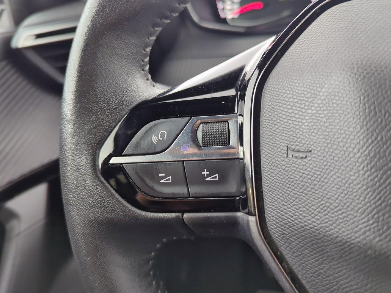 Peugeot 2008 puretech 100 s&s bvm6 active pack — photo 20