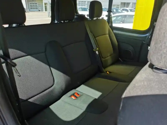 Renault Trafic l2h1 3,0t 9 places zen 2.0 dci — photo 12
