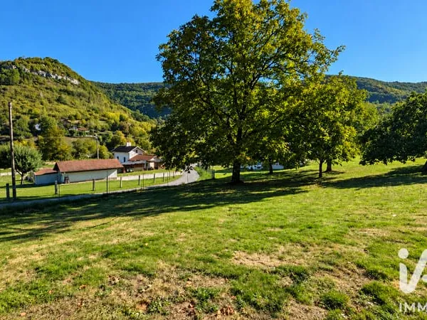 Terrain 627 m²