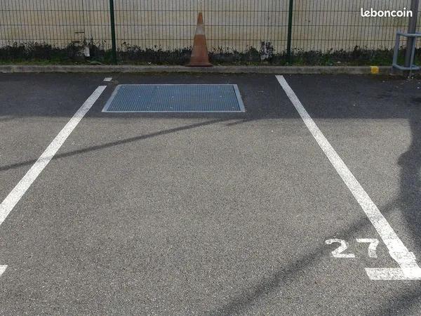 Place de parking à Louer