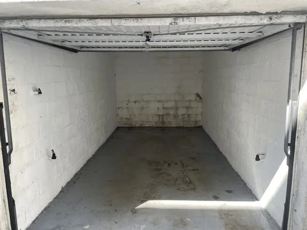 Parking 14 m²