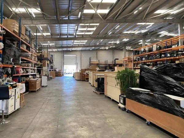 Local d'activité 9530 m²