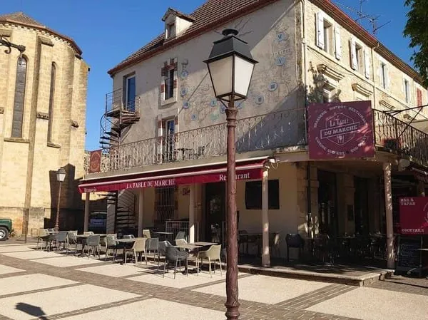 Local commercial 1 pièce 210 m²