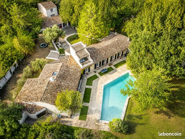 Propriété 10 pièces 382 m²