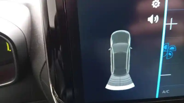Peugeot 2008 hybrid 110 e-dcs6 — photo 12