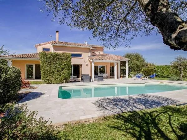 Villa 6 pièces 199 m²
