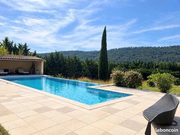 Appartement 8 pièces 245 m²