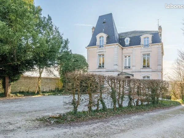 Maison 11 pièces 295 m²