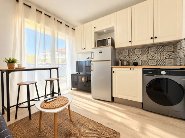 Studio 1 pièce 13 m²