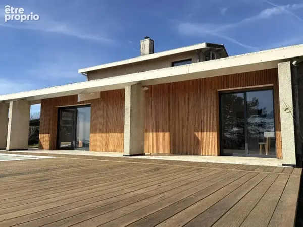 Maison contemporaine de 194m2 avec très belles vues à Lectoure