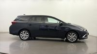 Toyota Auris Touring Sports HSD 136h Executive — photo 4