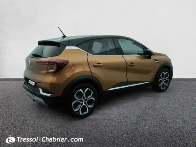 Renault Captur blue dci 115 edc intens — photo 2