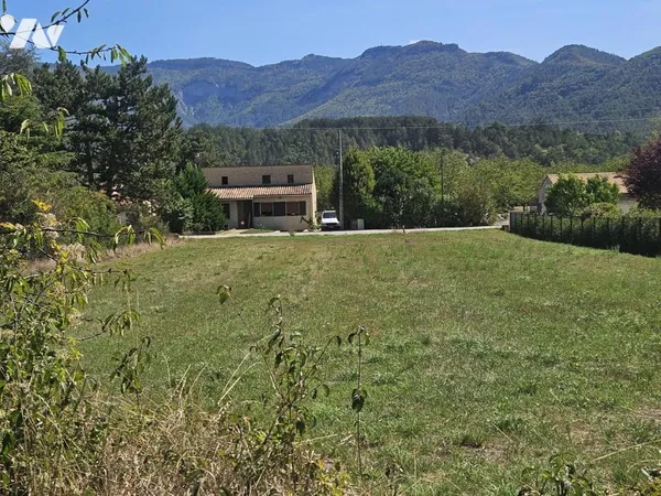 Terrain 1690 m²
