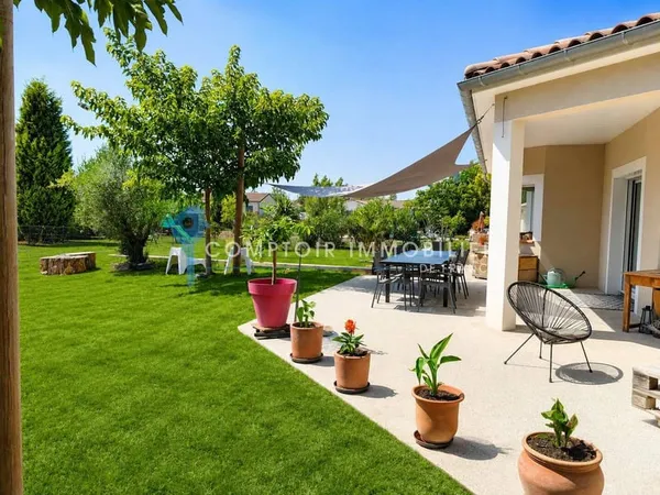 Maison de plain-pied 4 pièces 136 m²