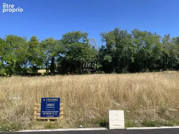 Terrain 737 m²