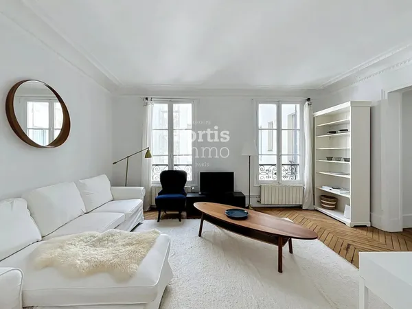 PARIS 8 - SAINT-PHILIPPE DU ROULE - 4 PIECES DE 77,56M²