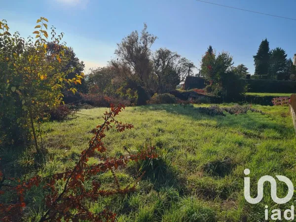 Terrain 933 m²