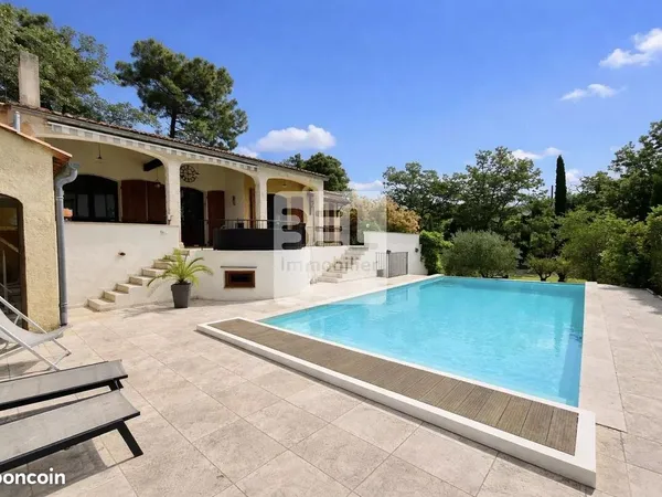 Maison 6 pièces 210 m²
