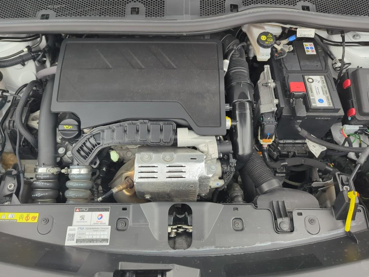 Peugeot 2008 puretech 100 s&s bvm6 style — photo 16