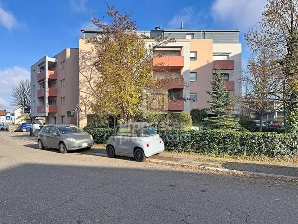 Bel appartement lumineux avec loggia, cellier et parking