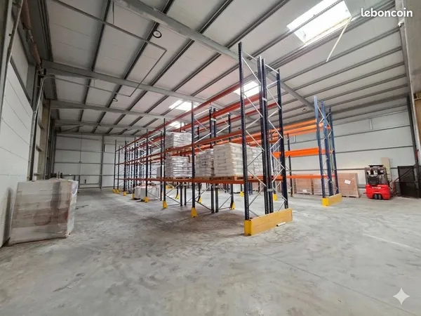 Entrepôt 711 m² VEDENE