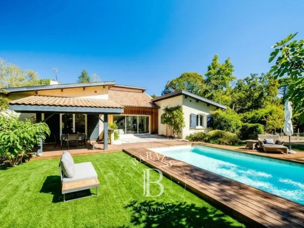 Vends maison - 225 m²