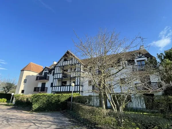 CABOURG AU HOME VARAVILLE A 2 pas du Golf et de la Mer - App