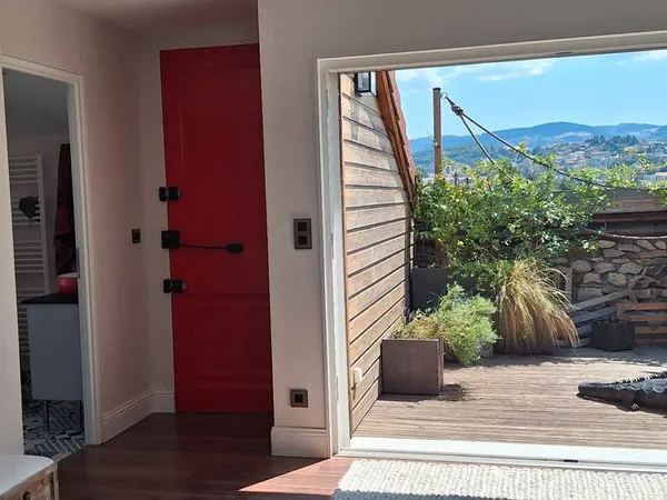 Appartement avec terrasse sans vis-à-vis T3bis 90m²