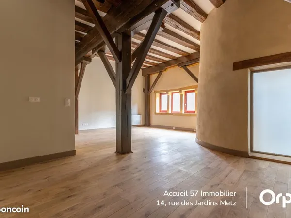 Studio 1 pièce 53 m²