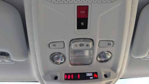 Peugeot 208 1.2 PureTech 100 - Allure Pack – 2021 – 14073 km – Essence – Boîte Manuelle — photo 3
