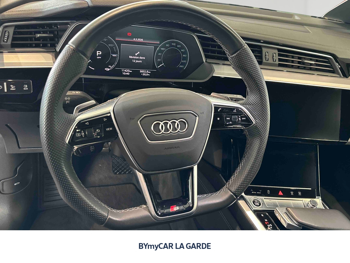 Audi e-tron 55 quattro 408 ch — photo 10