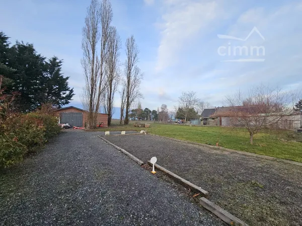 Terrain constructible à DRUYE 950m² (hors lotissement)