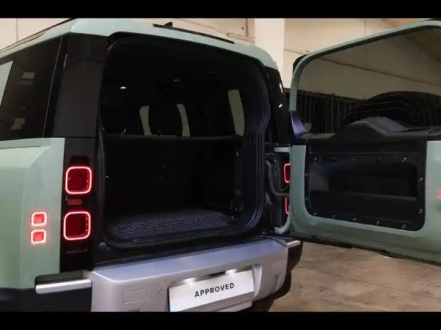Land Rover Defender 110 2.0 p400e x-dynamic 75th limited edition — photo 14