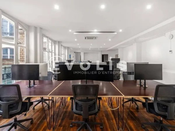 Bureau 330 m²