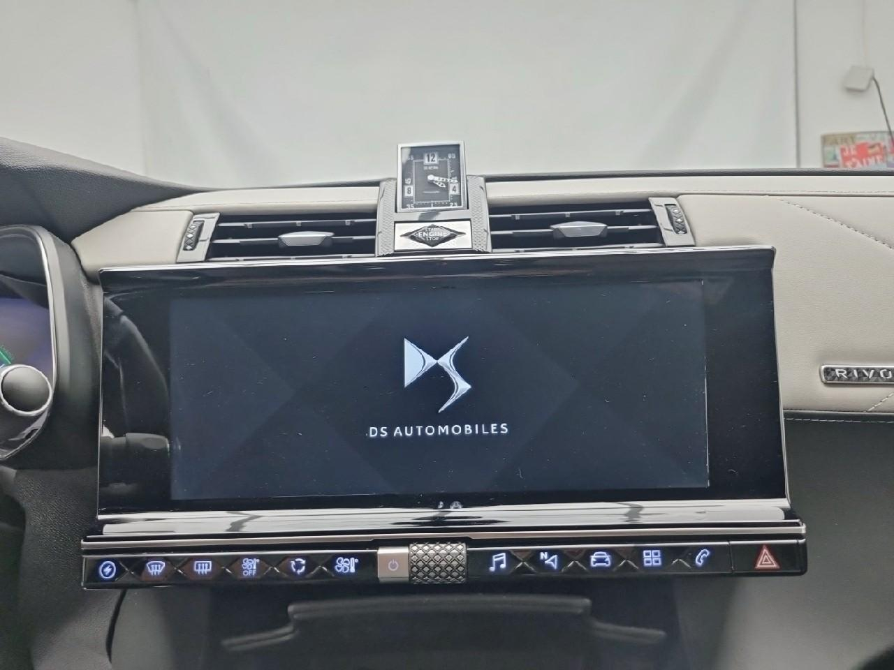 Ds Ds 7 crossback crossback hybride e-tense 300 eat8 4x4 rivoli — photo 11