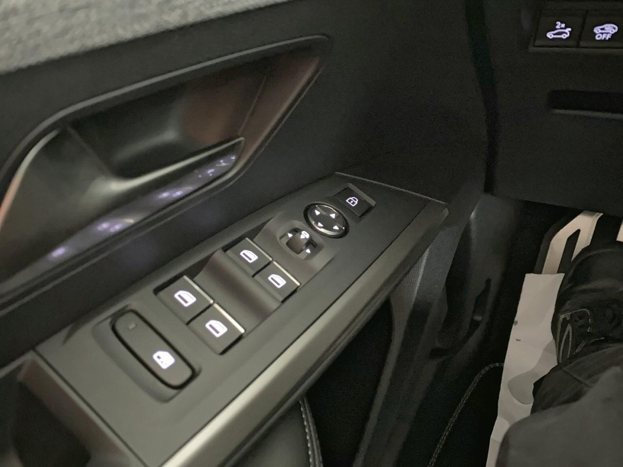 Peugeot 3008 hybrid 145 e-dcs6 gt — photo 20
